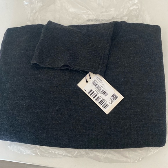 Dark Grey Marino wood turtleneck - Picture 1 of 3